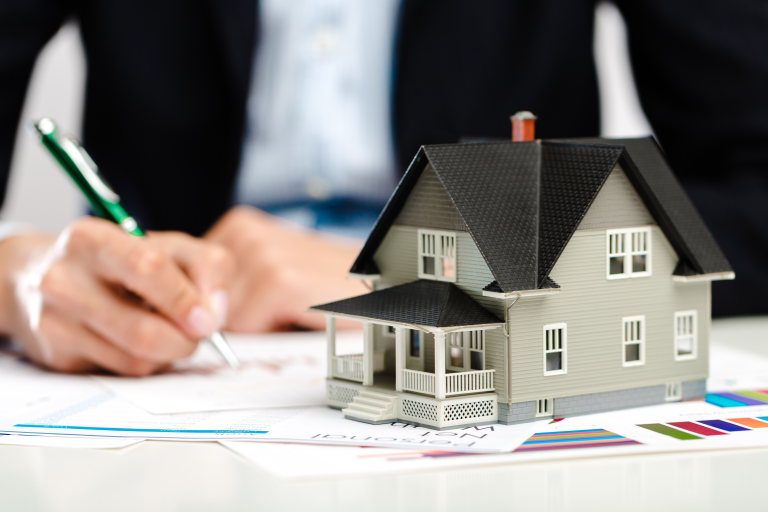 Why Do I Need a Real Estate Attorney When Selling or Buying Property in Florida? 