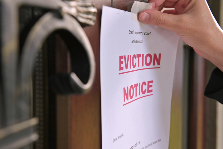 Can a Landlord Lock Out a Commercial Tenant in Florida?
